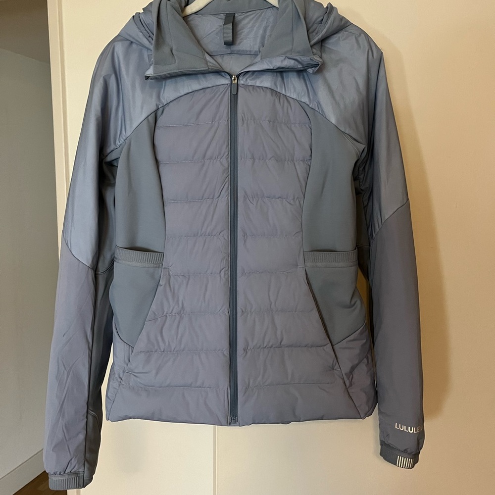 Lightweight puffer in light blue - Lululemon